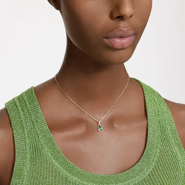 Swarovski Chroma pendant Pear cut, Green, Gold-tone plated 5648751